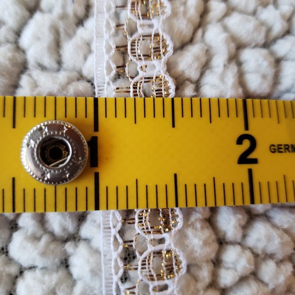 Ivory & Metallic Gold Scalloped Trim - 1/2" inch x 12 yards - Picture 6 of 8